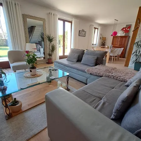 Jolie 700 M De La Et Des Commerces, 120m2, 3 펜션