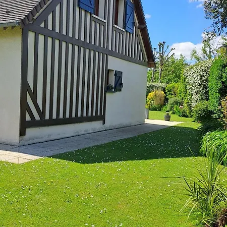 Jolie 700 M De La Et Des Commerces, 120m2, 3 *